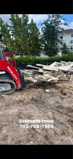 Fill dirt.base https://offerup.com/redirect/?o=cm9jay50b3A= soil.compost.limpieza de lote hacer pad.instalar culvert.poner grama.. Florida