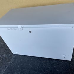 Big Deep Chest Freezer 