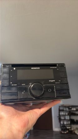 Kenwood Radio: BT & CD