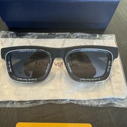 LV Sunglasses 1404C