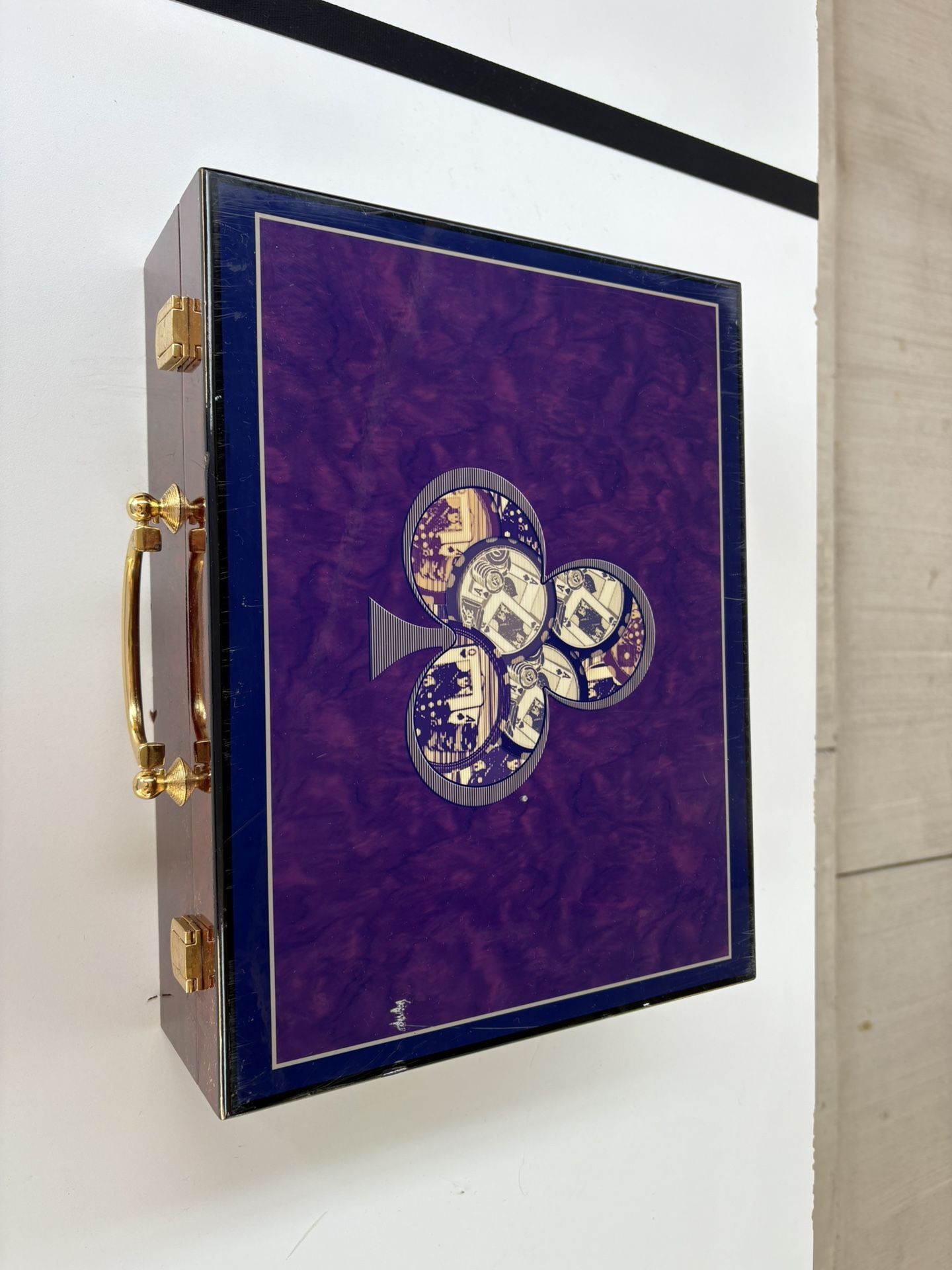Weighted Poker Chips And Chip Case