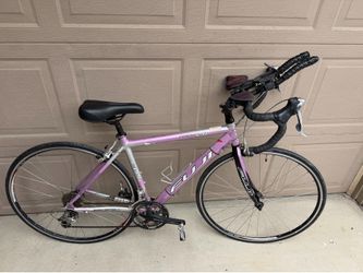 Fuji Finest 2.0 Road Bike
