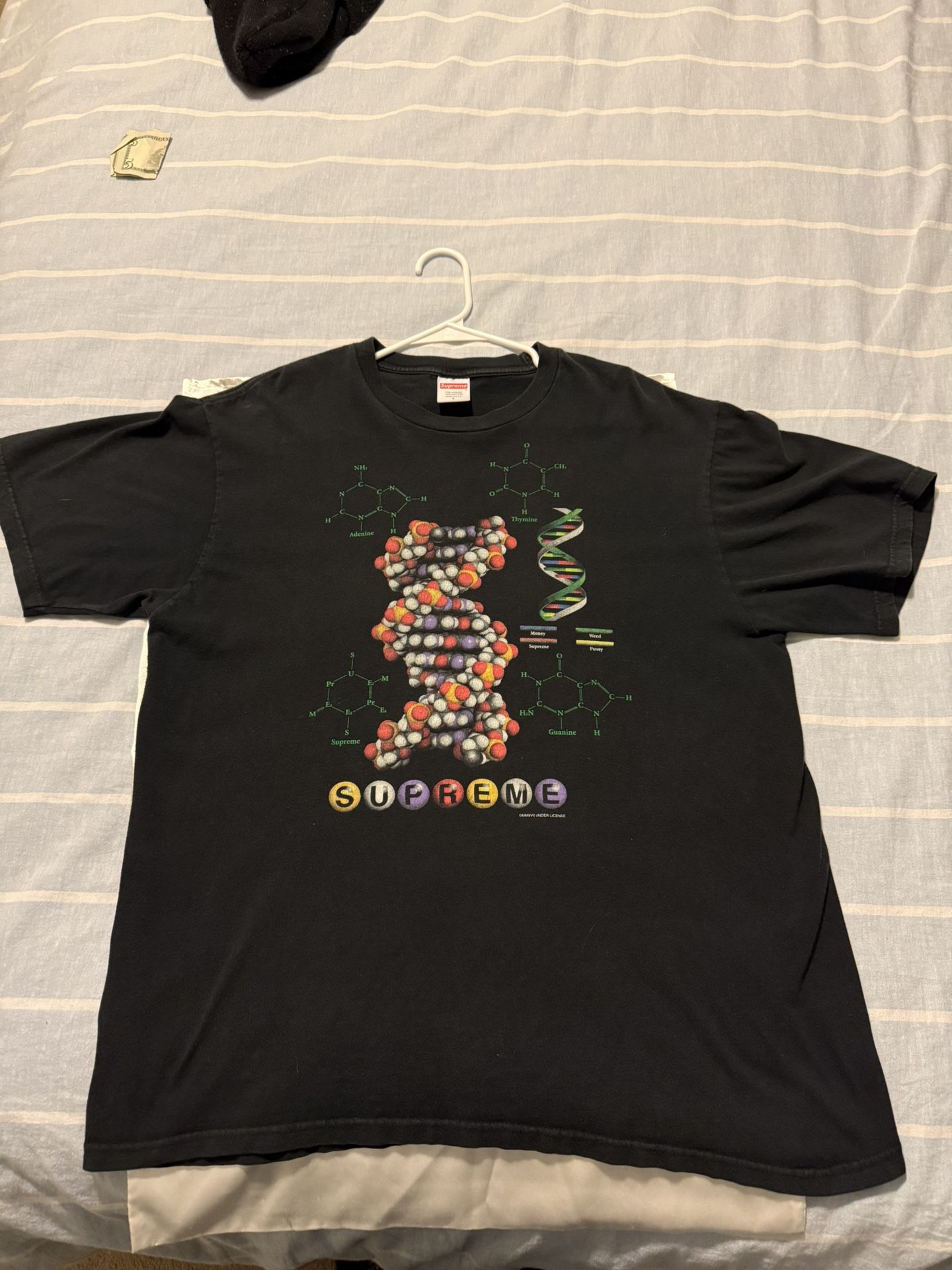 Mens SUPREME large DNA shirt (Fall Winter 2017)