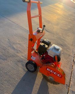 Edco Concrete Saw 14inch blade like new Honda engine $1700