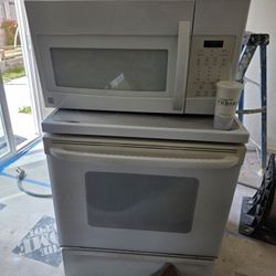 Matching oven microwave and dishwasher white