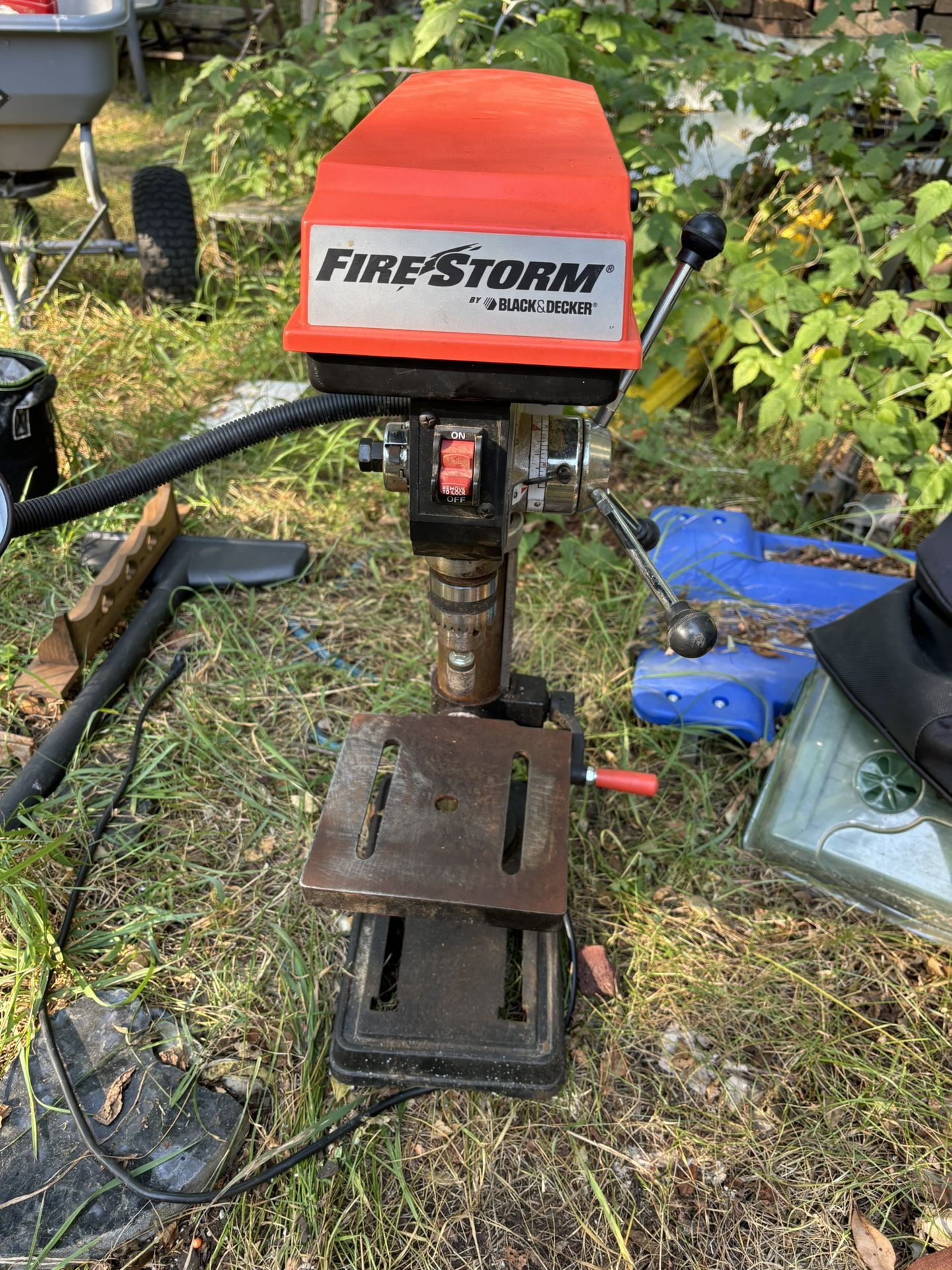 Drill Press. Holly Area. Power Force. 40$