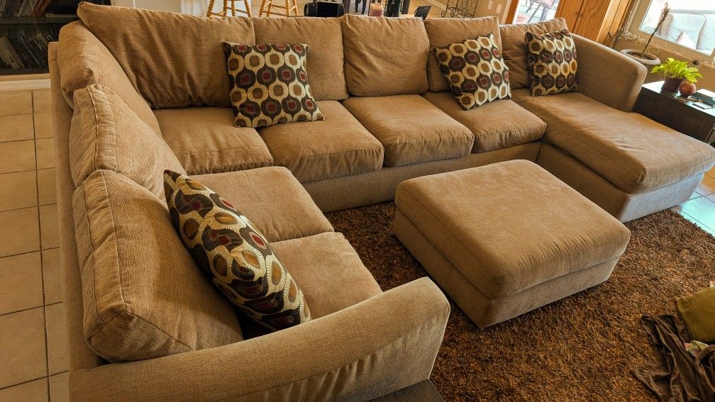 Tan 3 Piece Sectional