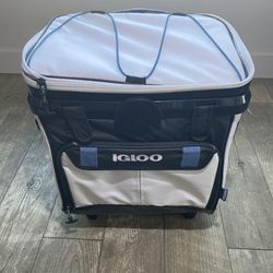 Camping - Igloo Roll-Over Cooler 