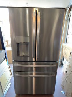 GE Profile PVD28BYNIFS 27.9 Cu Ft 4-Door French Door Refrigerator – New Open Box