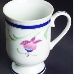  Princess House Molesworth Fuchsia 4 footed mugs