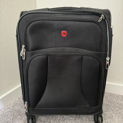 SWISSGEAR Travel Suitcase 