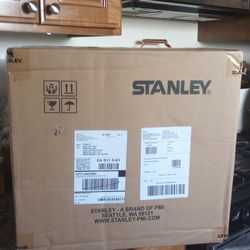 Stanley Adventure Outdoor 16qt cooler with handle