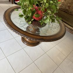 Mesita clásica // Classic Side Table