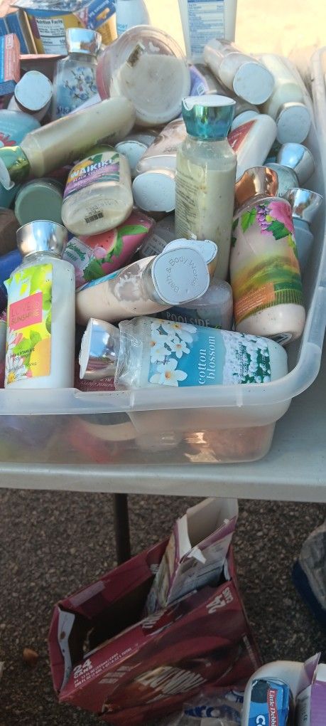 BATH AND BODY WORKS MUST GO ASAP