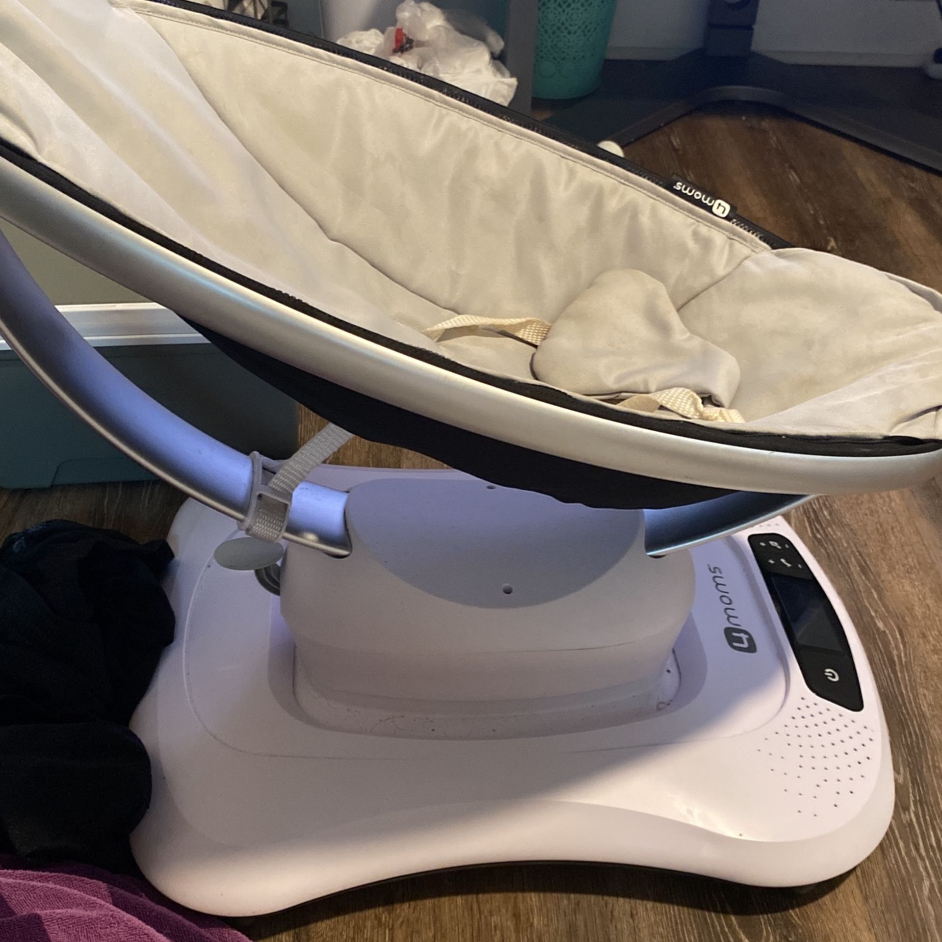 4moms Mamaroo Multi Motion Baby Swing