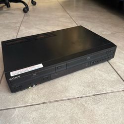 Sony Vhs/DVD player  VCR