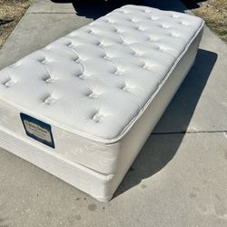 Clean,thick Xl Twin Size Mattress And Box Spring 
