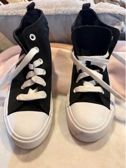 Girls sneakers size 4