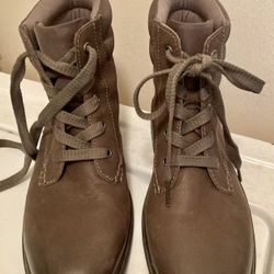 UGG Women Boots Very Good Condition Size 10 