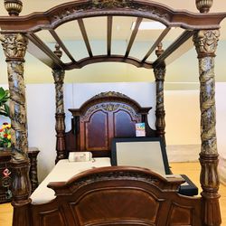 Set King Size Villa Valencia Aico ⚠️4 PCS ⚠️Dresser-Mirror-Bed-Canopy.  ❌NO Nightstand ✅Designer Michael Amiri  Offers $7999