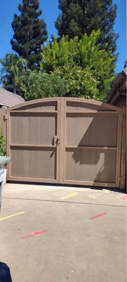 Double Swing Gate with Arched Top
