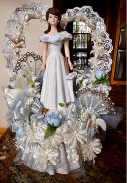 Quinceañera porcelain cake topper