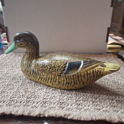 VINTAGE HAND CARVED MALLARD HEN DUCK DECOY 