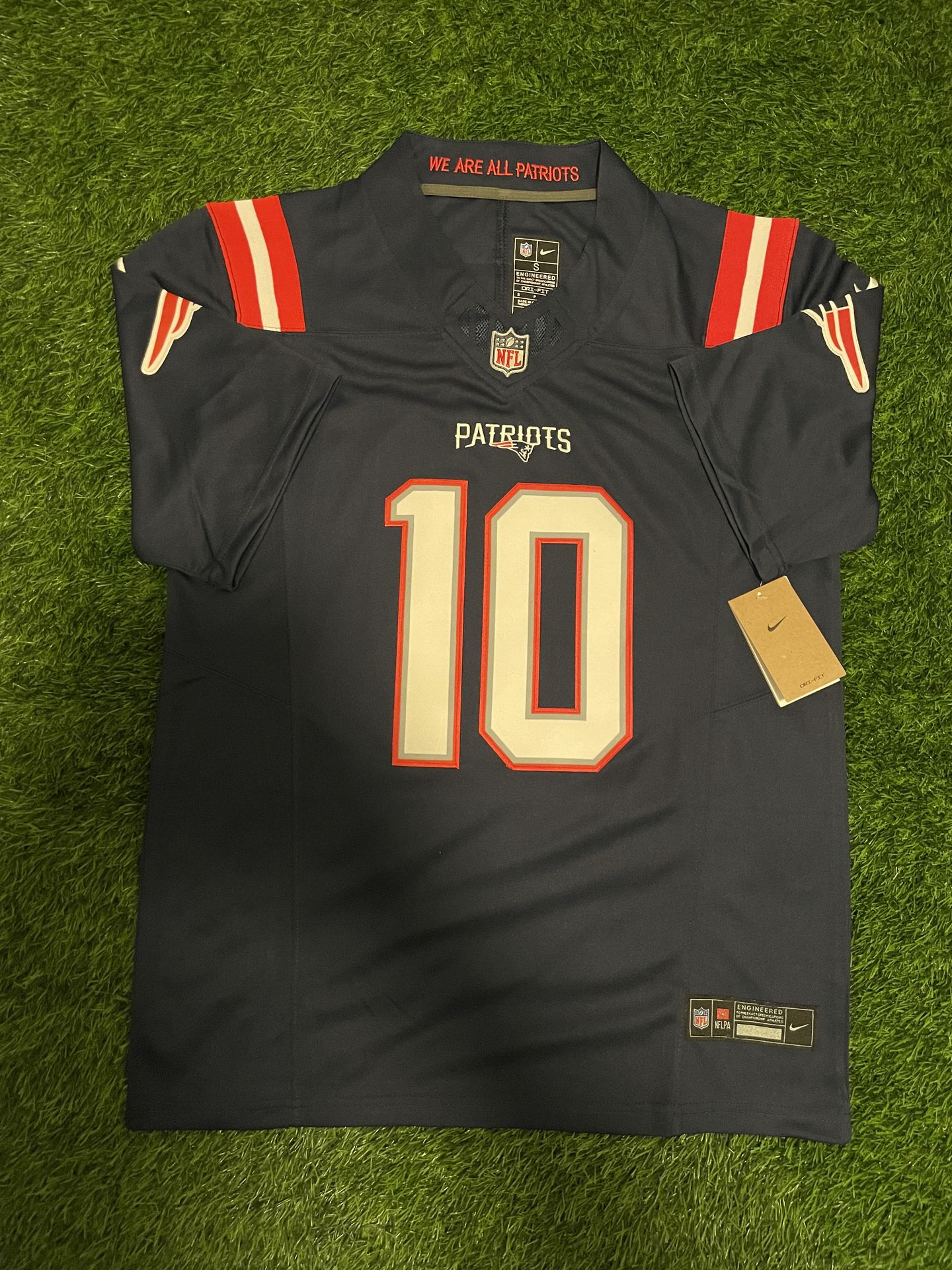 New England Patriots Drake Maye Vapor FUSE Limited Jersey - Men’s Small