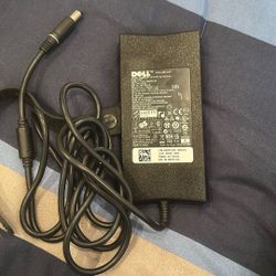 DELl  AC/DC. Adapter DA90PE3-00