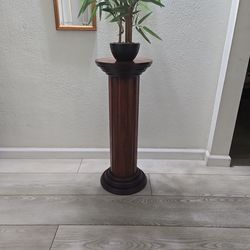 Fluted Column Pillar