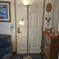 (PICK UP SUMNER) TORCHIERE FLOOR LAMP WITH FROSTED GLASS SHADES