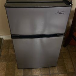 mini fridge 