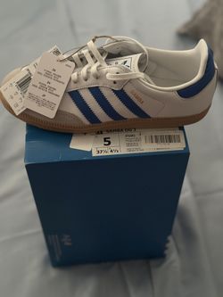 Adidas Sneakers