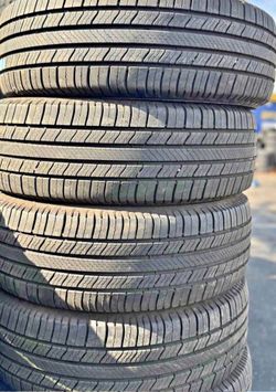 225/65/17Michelin vendo un set de llantas usadas excelente condiciones de vida las 4 ✅🤩I am selling a set of used tires, all 4 in excellent living co