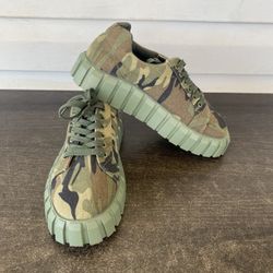 Women's Camouflage Thick Bottom Sneakers, Lace-Up Casual Shoes size 9