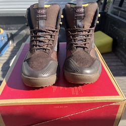 Ultrarange Exo Vans women’s size 7.5