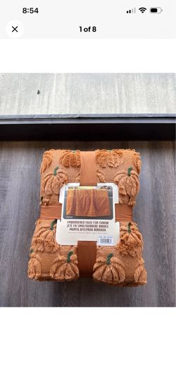 NWT Costco Halloween Faux Fur Throw Blanket - Orange Pumpkin