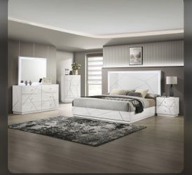 White Gloss Bedroom Set with LED lighting