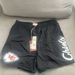 mitchell &ness size large chiefs shorts 