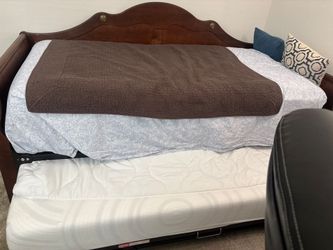Daybed with trundle (twin)