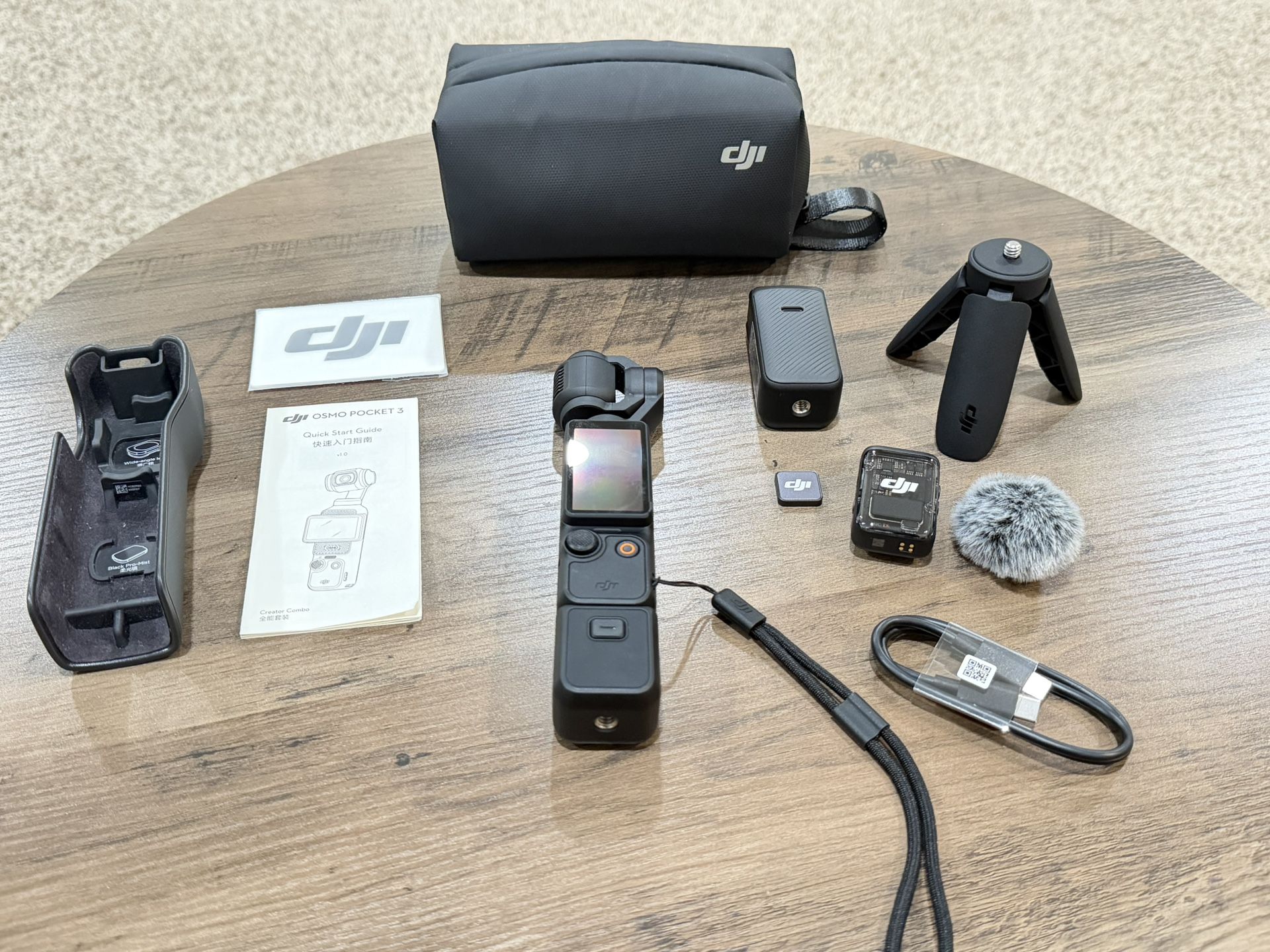 DJI Osmo Pocket 3 Creator Combo – Like New! Perfect for Travel & Vlogging