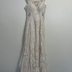 Essense Of Australia Wedding Dress With Shoes