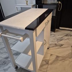 KITCHEN. TABLE WITH WHEELS