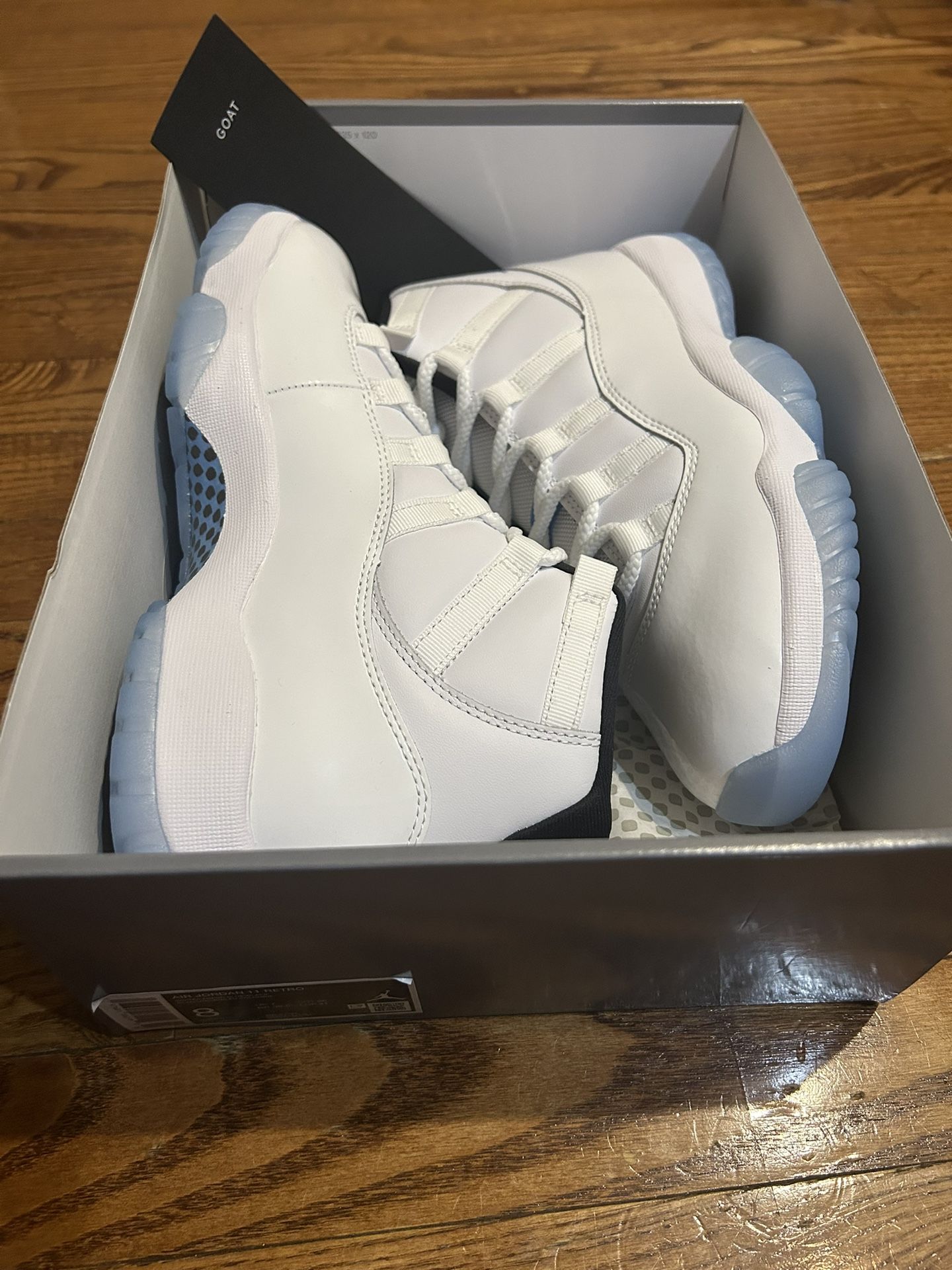 AIR JORDAN 11 RETRO