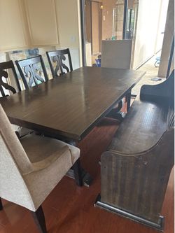 Dining table NEED gone asap !