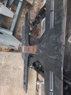 Gooseneck companion hitch