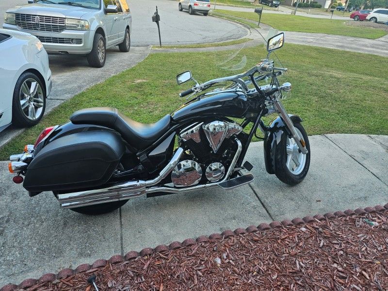 Honda interstate 2015
1300cc ABS