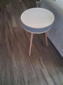 Bluetooth table speaker