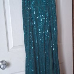 Beautiful Green Dress Size Small $30
