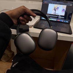 APPLE AIRPOD MAX 1ST GEN PRICE IS FIRM GREY